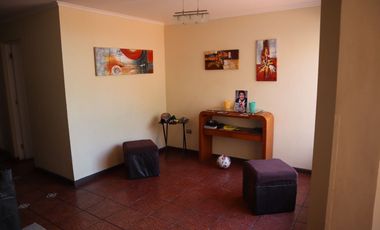 Venta amplia casa de 3 pisos en Condominio Balmaceda Sur