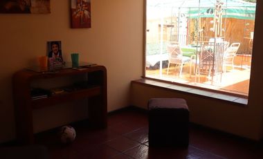 Venta amplia casa de 3 pisos en Condominio Balmaceda Sur