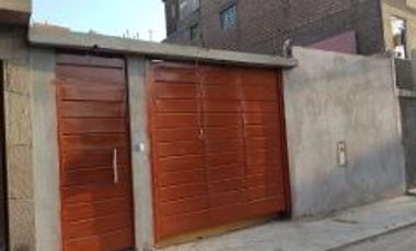Casa como terreno  en Calle San Martin, Ate Vitarte cerca a la Muni Ate