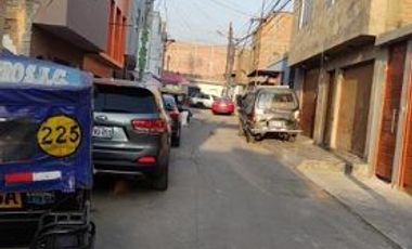 Casa como terreno  en Calle San Martin, Ate Vitarte cerca a la Muni Ate