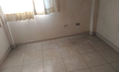 Casa como terreno  en Calle San Martin, Ate Vitarte cerca a la Muni Ate