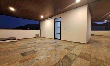 Se vende hermosa casa con 4 recámaras,  jardin y terraza en San Sebastian Tutla, Oaxaca