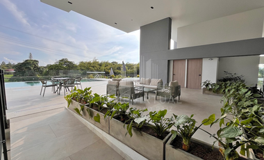 SE VENDE APARTAMENTO EN CERRITOS PARA ESTRENAR