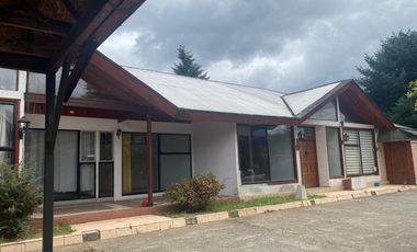 Oportunidad de inversión amplia casa en salida Sur de Valdivia