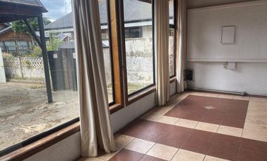 Oportunidad de inversión amplia casa en salida Sur de Valdivia