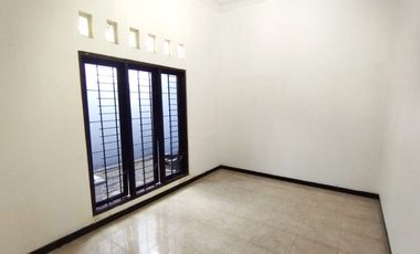 Rumah utara UGM dan Sekolah Al Azhar