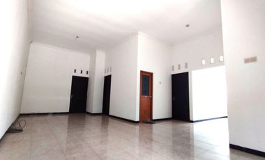 Rumah utara UGM dan Sekolah Al Azhar