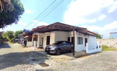 Rumah utara UGM dan Sekolah Al Azhar