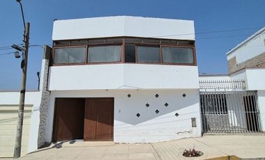 Vendo casa de playa en playa los pulpos Lurin 503 m2, piscina, 5 cocheras