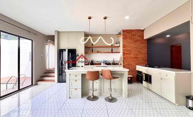 Rumah Modern Minimalis Dalam Town House Dekat Tol Desari