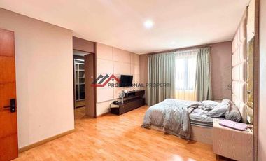 Rumah Modern Minimalis Dalam Town House Dekat Tol Desari