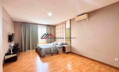 Rumah Modern Minimalis Dalam Town House Dekat Tol Desari