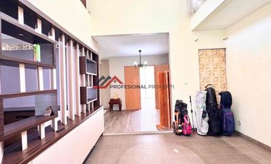 Rumah Modern Minimalis Dalam Town House Dekat Tol Desari