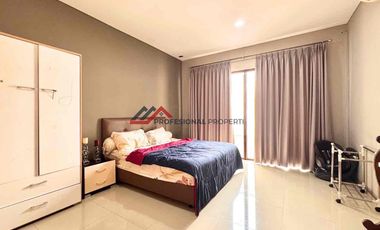 Rumah Modern Minimalis Dalam Town House Dekat Tol Desari