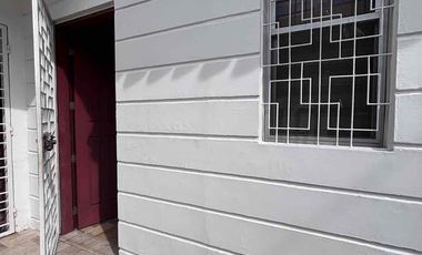 Departamento Amoblado Planta Baja de 2 Dormitorios en Urdesa Central (NO POSEE GARAJE)