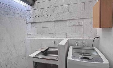 Departamento Amoblado Planta Baja de 2 Dormitorios en Urdesa Central (NO POSEE GARAJE)