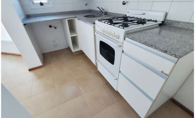 ALQUILA: Dpto 2 Dormitorios + Escritorio, Balcón / B° General Paz