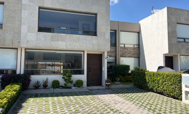 Casa en renta en Lomas Virreyes Calimaya, modelo Madeira