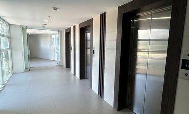 𝐑𝐞𝐚𝐝𝐲-𝐟𝐨𝐫-𝐎𝐜𝐜𝐮𝐩𝐚𝐧𝐜𝐲 𝐂𝐨𝐧𝐝𝐨𝐦𝐢𝐧𝐢𝐮𝐦 𝐰𝐢𝐭𝐡 𝐩𝐫𝐞𝐦𝐢𝐮𝐦 𝐚𝐦𝐞𝐧𝐢𝐭𝐢𝐞𝐬 inMandaue City near Ateneo De Cebu