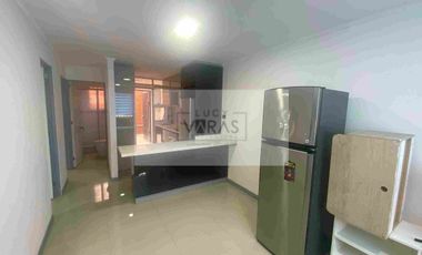 Se vende departamento duplo en primer piso con patio.