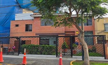 SE VENDE CASA EN SAN ISIDRO PARA EMPRESA O PROYECTO