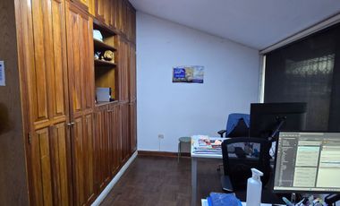 SE VENDE CASA EN SAN ISIDRO PARA EMPRESA O PROYECTO