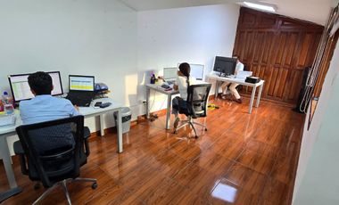 SE VENDE CASA EN SAN ISIDRO PARA EMPRESA O PROYECTO