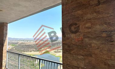 Departamento Penthouse en Venta, de dos niveles dentro de condominio en Cañadas del Lago, Corregidora
