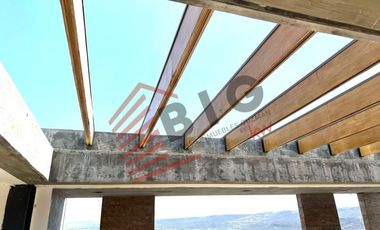 Departamento Penthouse en Venta, de dos niveles dentro de condominio en Cañadas del Lago, Corregidora