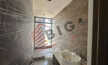 Departamento Penthouse en Venta, de dos niveles dentro de condominio en Cañadas del Lago, Corregidora