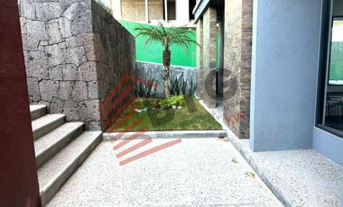 Departamento Penthouse en Venta, de dos niveles dentro de condominio en Cañadas del Lago, Corregidora