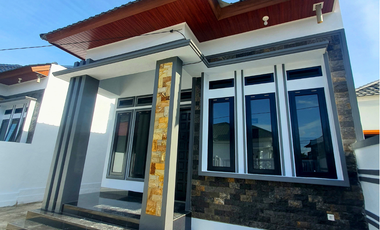 Dijual Rumah di Bayu Kawasan Batoh - Dekat Jalan Mohammad Taher dan Simpang AMD Batoh!