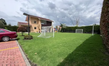 ZONA VERDE PRIVADA Y BUENA UBICACION