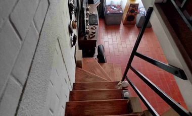 VENTA DE CASA DE 2 PISOS EN QUILICULRA