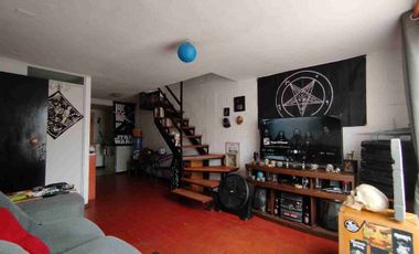 VENTA DE CASA DE 2 PISOS EN QUILICULRA