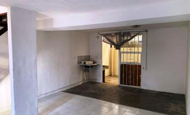 Casa recién remodelada en La Guadalupana, 2 rec, 1 est., acepto créditos