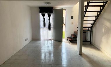Casa recién remodelada en La Guadalupana, 2 rec, 1 est., acepto créditos
