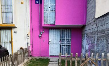 Casa recién remodelada en La Guadalupana, 2 rec, 1 est., acepto créditos