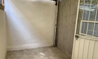 Casa recién remodelada en La Guadalupana, 2 rec, 1 est., acepto créditos