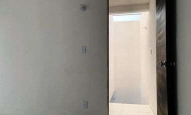 Casa recién remodelada en La Guadalupana, 2 rec, 1 est., acepto créditos