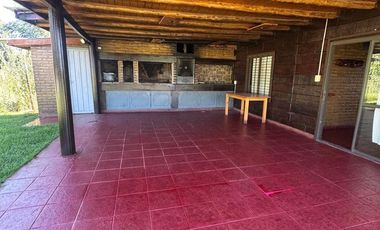 CABAÑA AMOBLADA DE TRONCO, 2 DORMITIRIOS, COCHERA X2, PILETA. ESCRITURA.POTRERO DE GARAY, Bº DEL LAGO. ESCRITURA