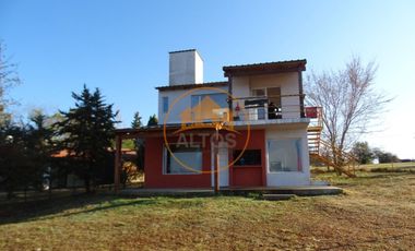 OPORTUNIDAD DE INVERSIÓN! DOS CABAÑAS EN TERRENO 1.000M2, CON ESCRITURA. POTRERO DE GARAY. CORDOBA