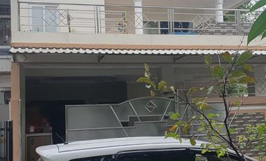 Rumah Full Renovasi di Taman Palem Lestari Dekat Mall
