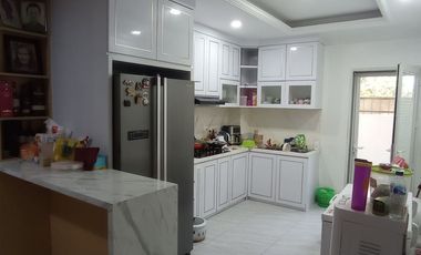 Rumah Full Renovasi di Taman Palem Lestari Dekat Mall