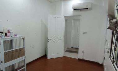 Rumah Full Renovasi di Taman Palem Lestari Dekat Mall