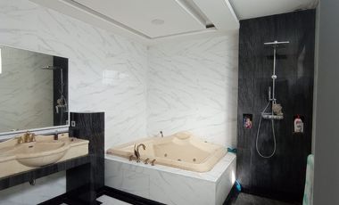 Rumah Full Renovasi di Taman Palem Lestari Dekat Mall