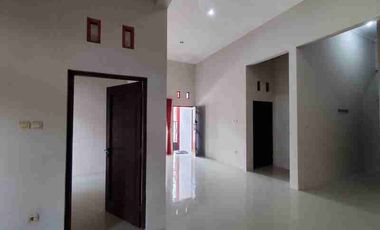 Disewakan Rumah Hook Strategis di Karangsari,Wedomartani, Ngemplak, Sleman Dekat Stadion Maguwoharjo