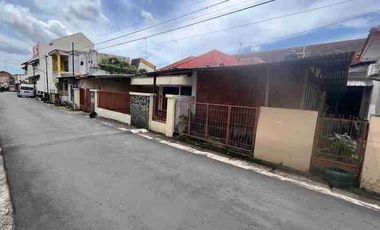 Rumah Strategis 5 Menit dari UGM & RS Sardjito, Caturtunggal, Depok, Sleman

Sleman, Daerah Istimewa Yogyakarta