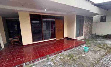 Rumah Strategis 5 Menit dari UGM & RS Sardjito, Caturtunggal, Depok, Sleman

Sleman, Daerah Istimewa Yogyakarta