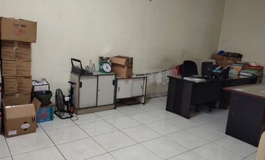 DIJUAL RUMAH MINIMALIS 3 LANTAI HADAP UTARA AKSES JALAN UTAMA DI TAMAN SURYA